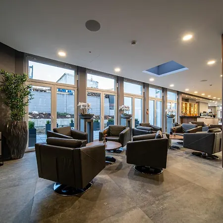 Ee Hotel-2